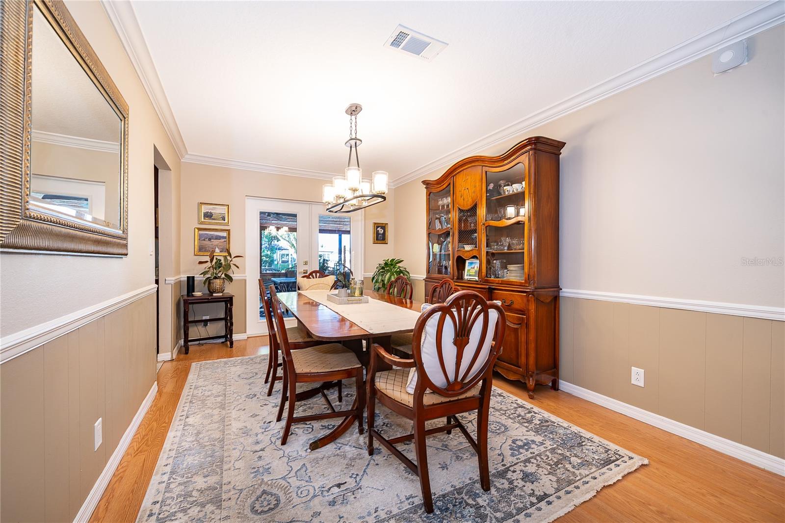 Image 11 of 54 For 2810 Overlake Avenue