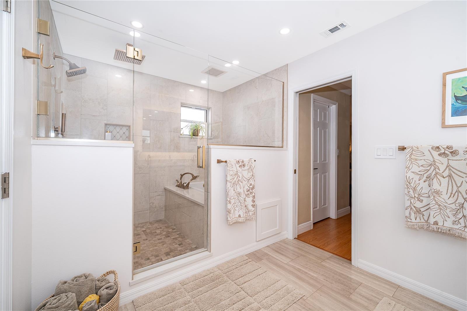 Image 24 of 54 For 2810 Overlake Avenue