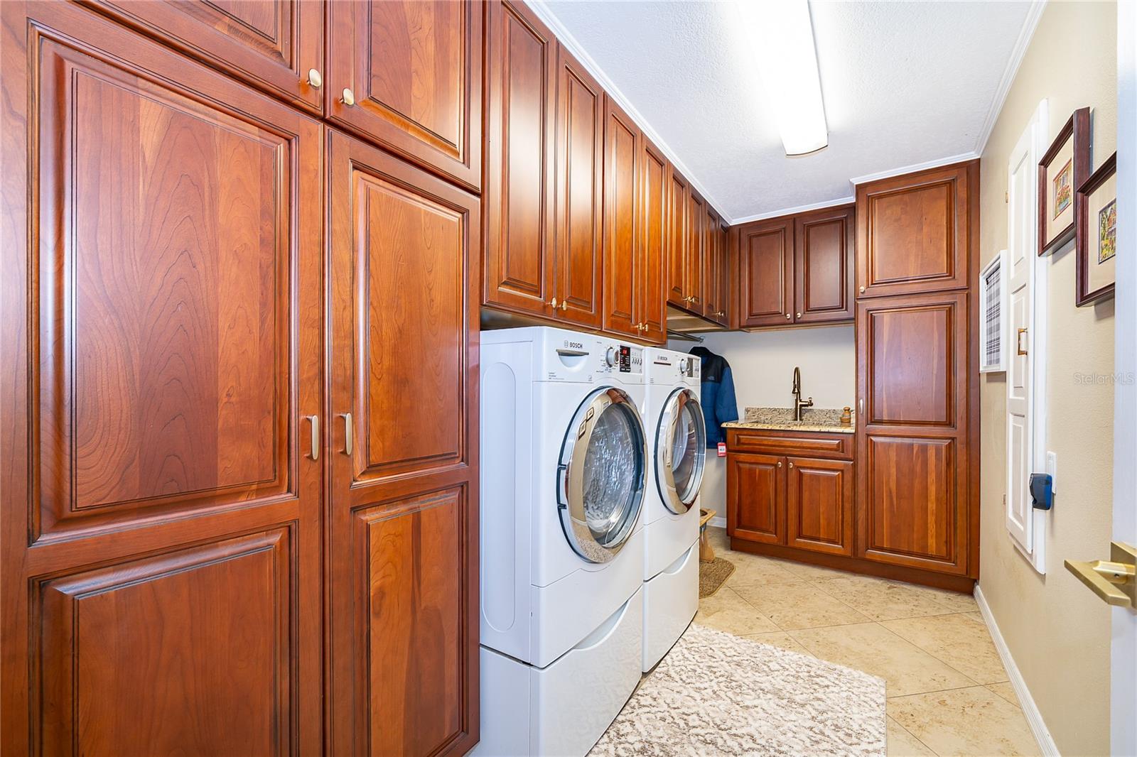 Image 32 of 54 For 2810 Overlake Avenue