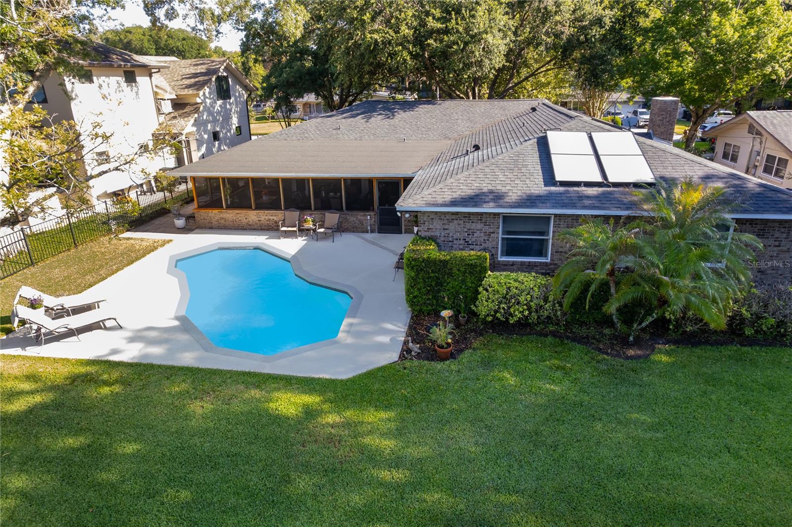 Image 39 of 54 For 2810 Overlake Avenue