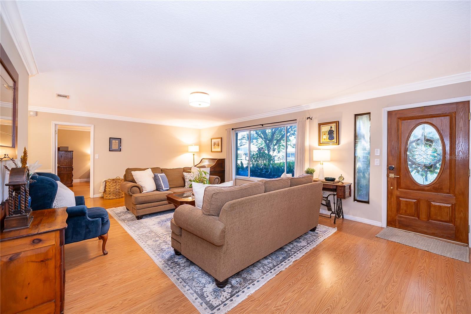 Image 6 of 54 For 2810 Overlake Avenue