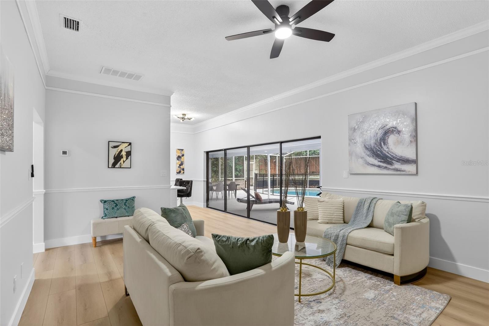 Image 10 of 39 For 216 Thistlewood Circle