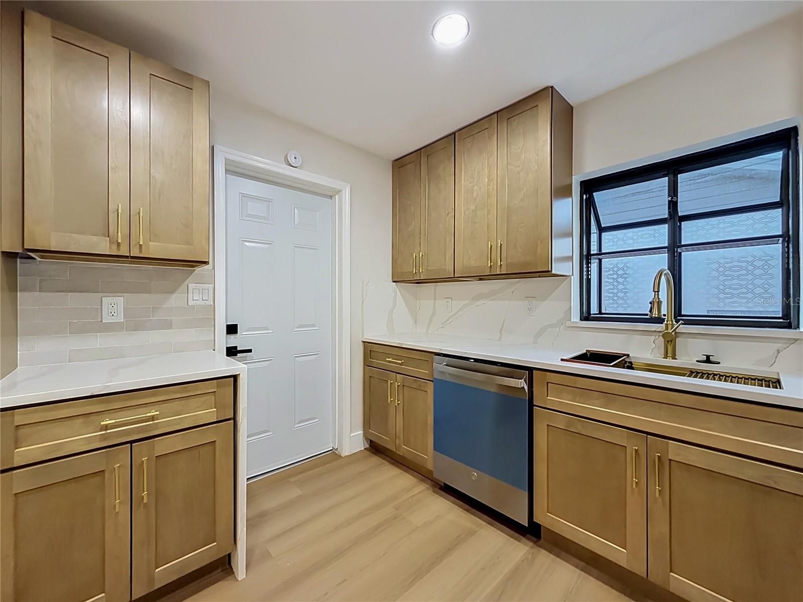 Image 30 of 68 For 2105 Shaffer Place