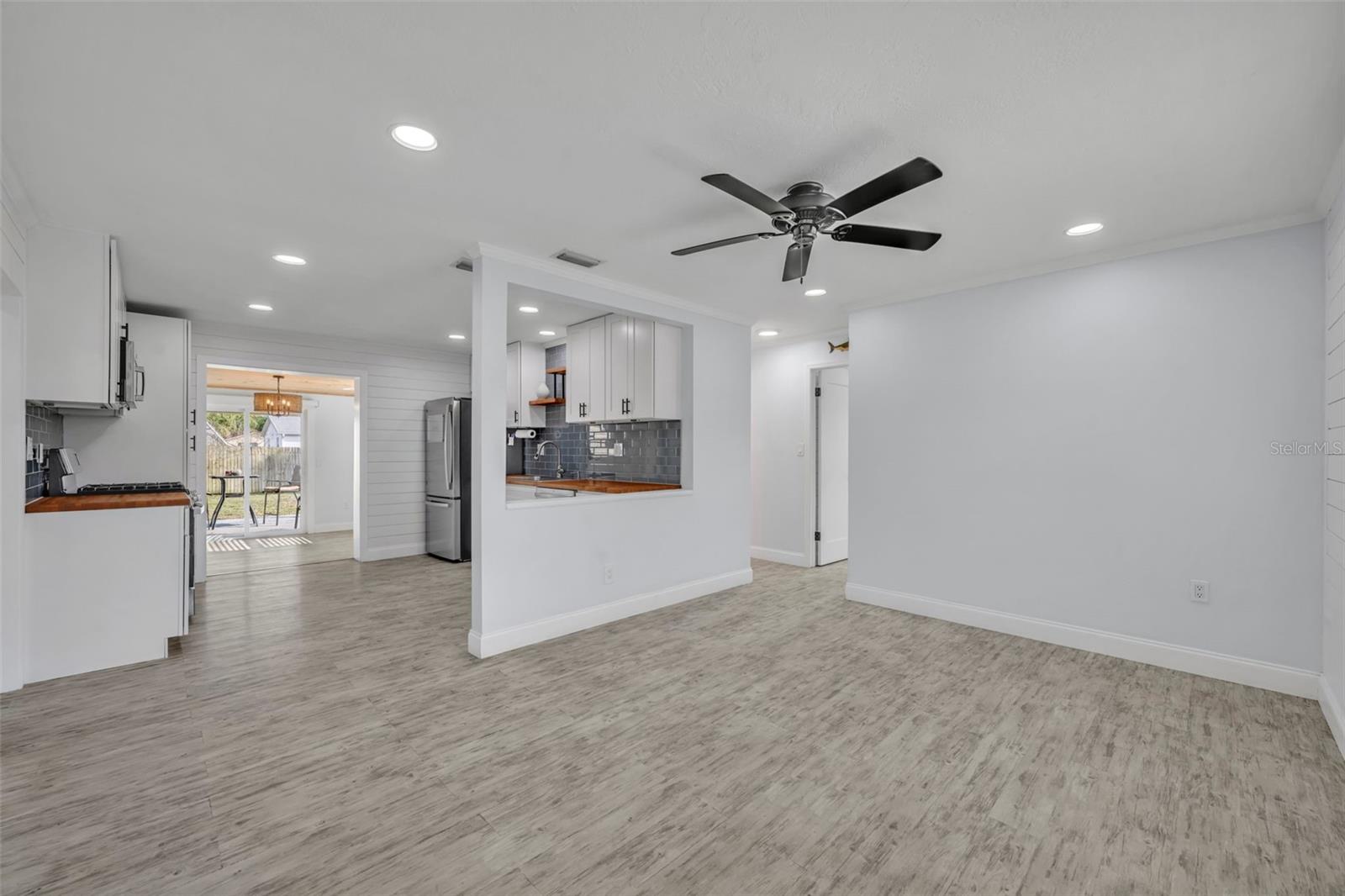 Image 5 of 27 For 702 Eleanore Avenue