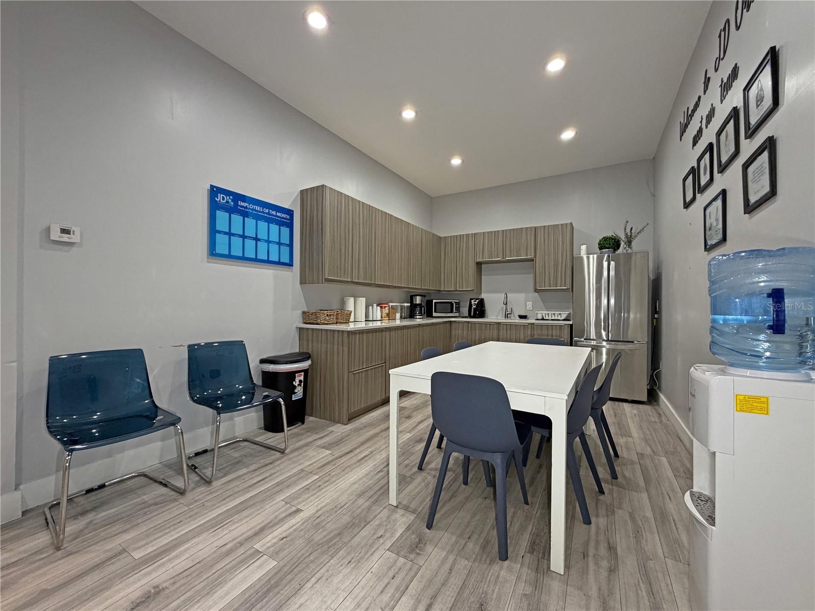 Image 20 of 31 For 10501 Orange Avenue 107
