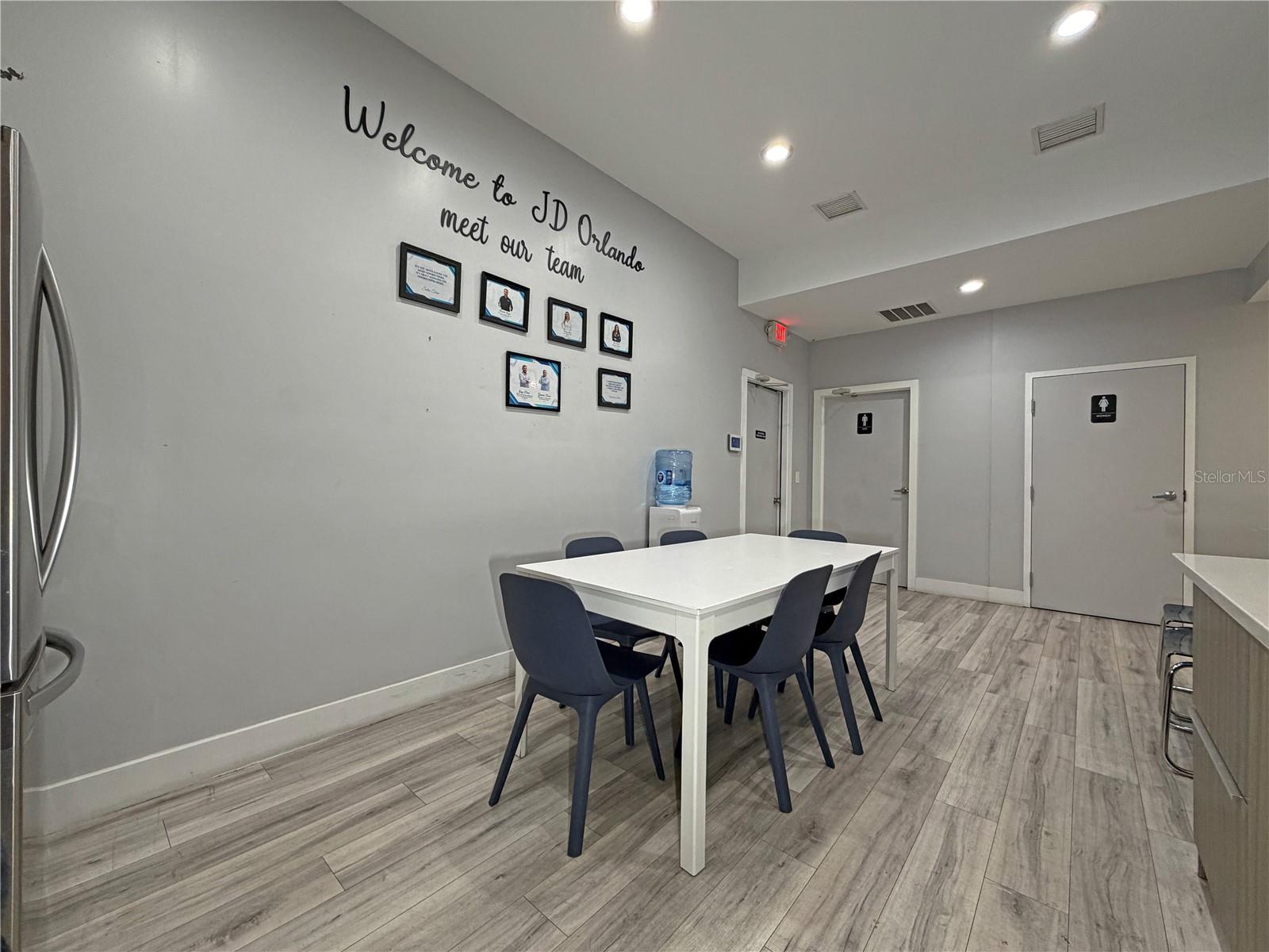Image 22 of 31 For 10501 Orange Avenue 107