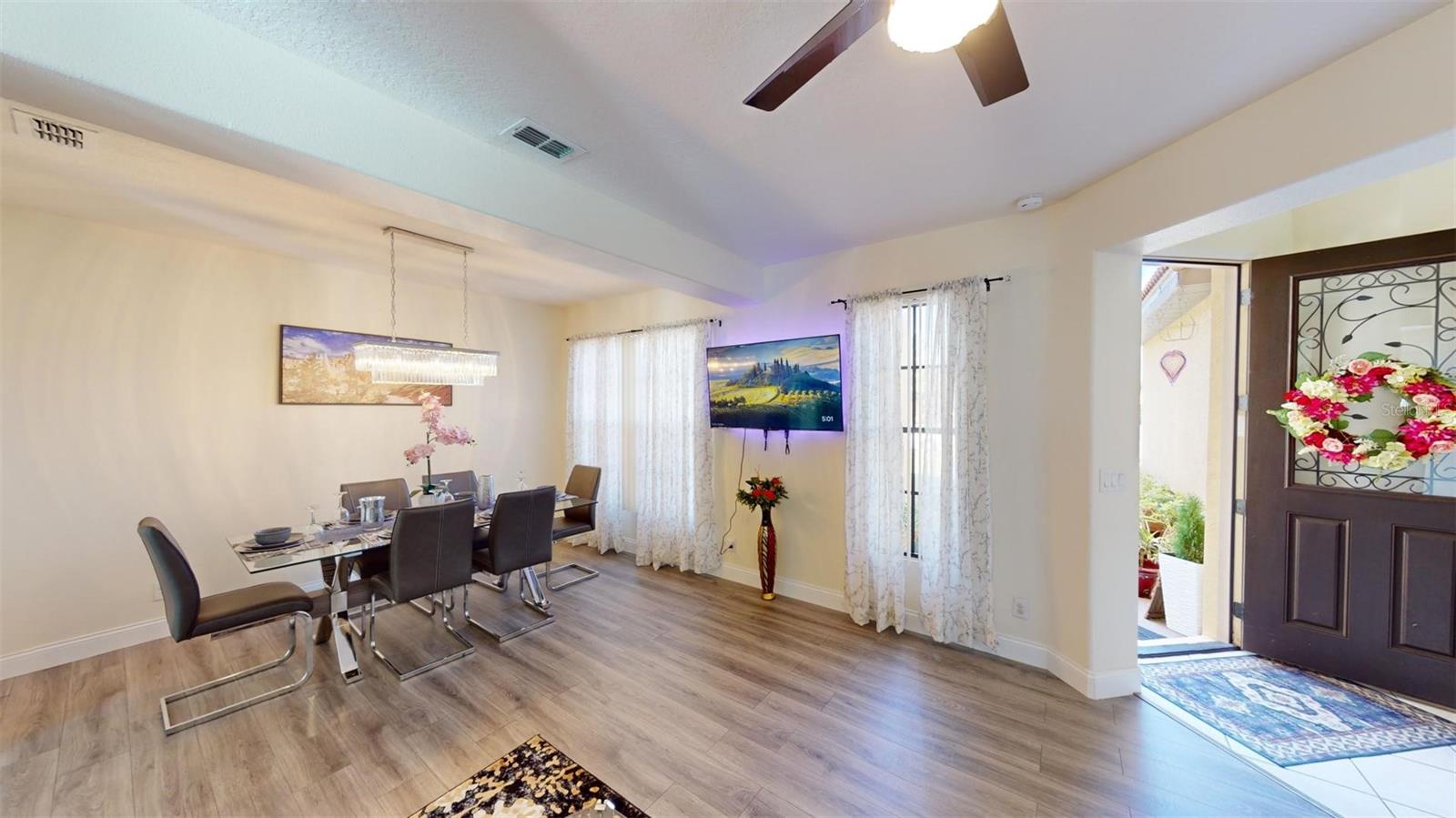 Image 15 of 28 For 3044 Camino Real Drive S