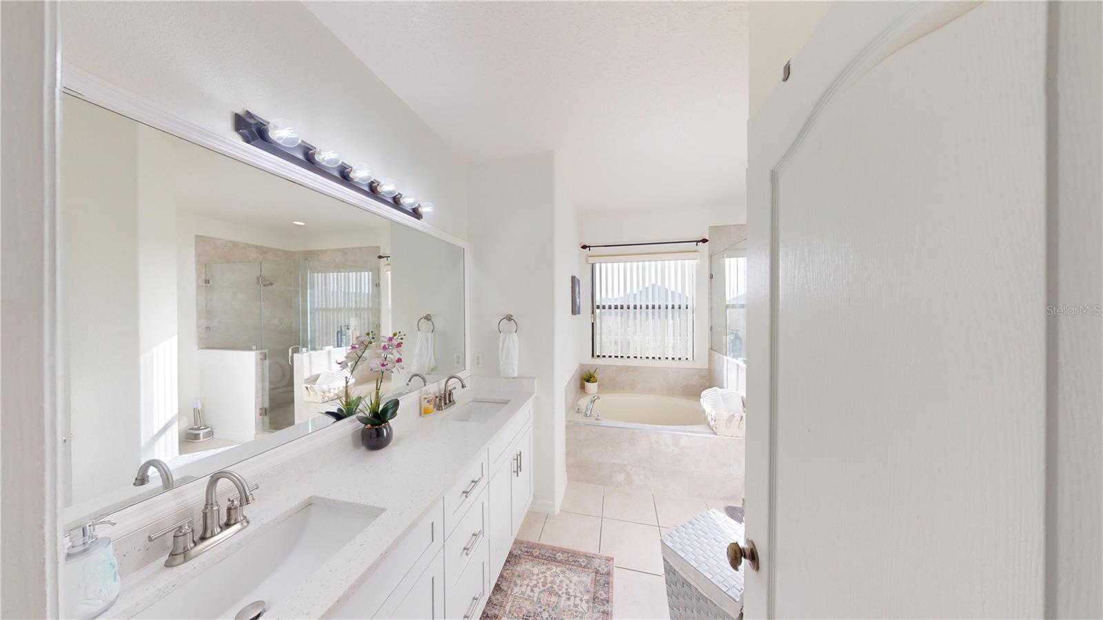Image 18 of 28 For 3044 Camino Real Drive S