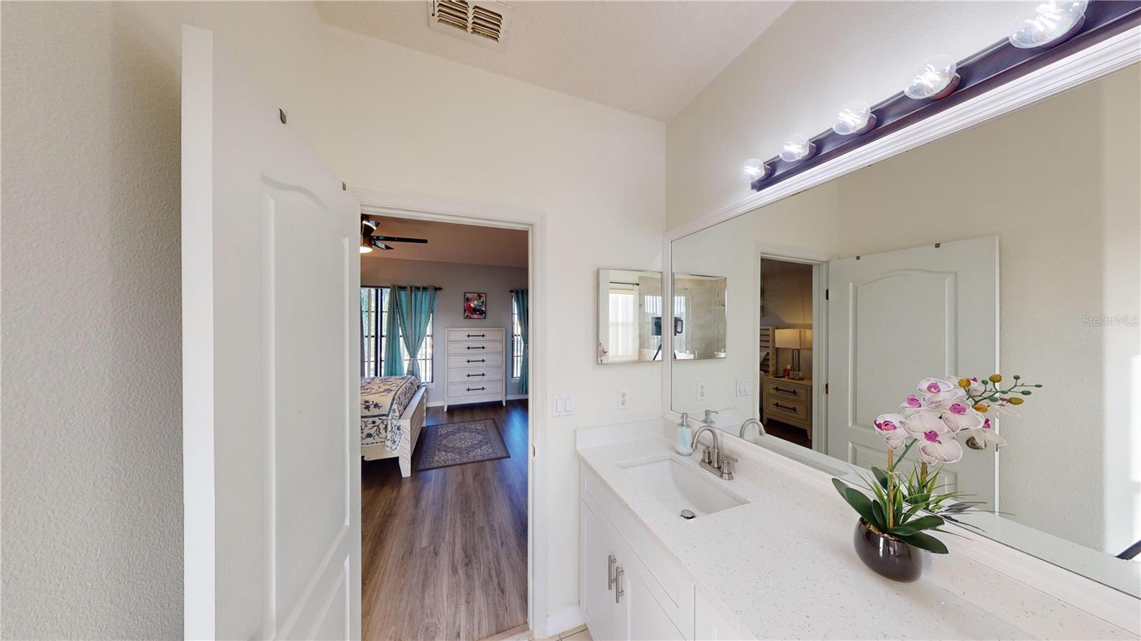 Image 19 of 28 For 3044 Camino Real Drive S