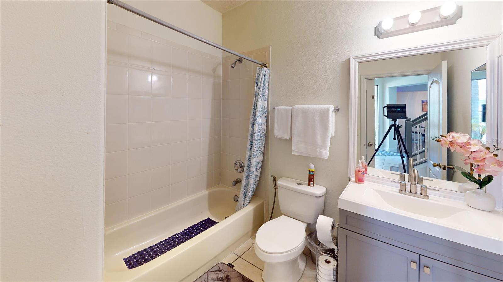 Image 22 of 28 For 3044 Camino Real Drive S