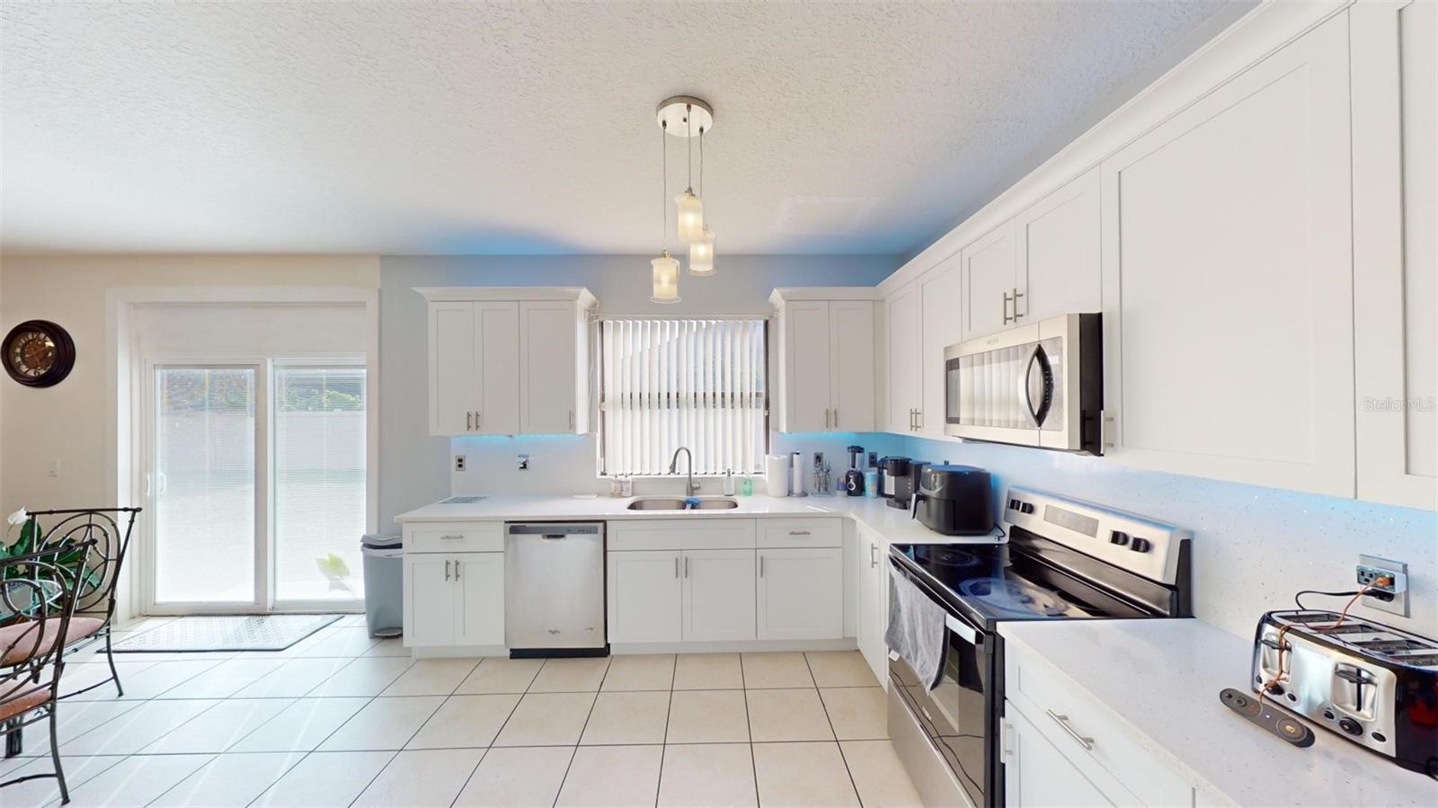 Image 5 of 28 For 3044 Camino Real Drive S