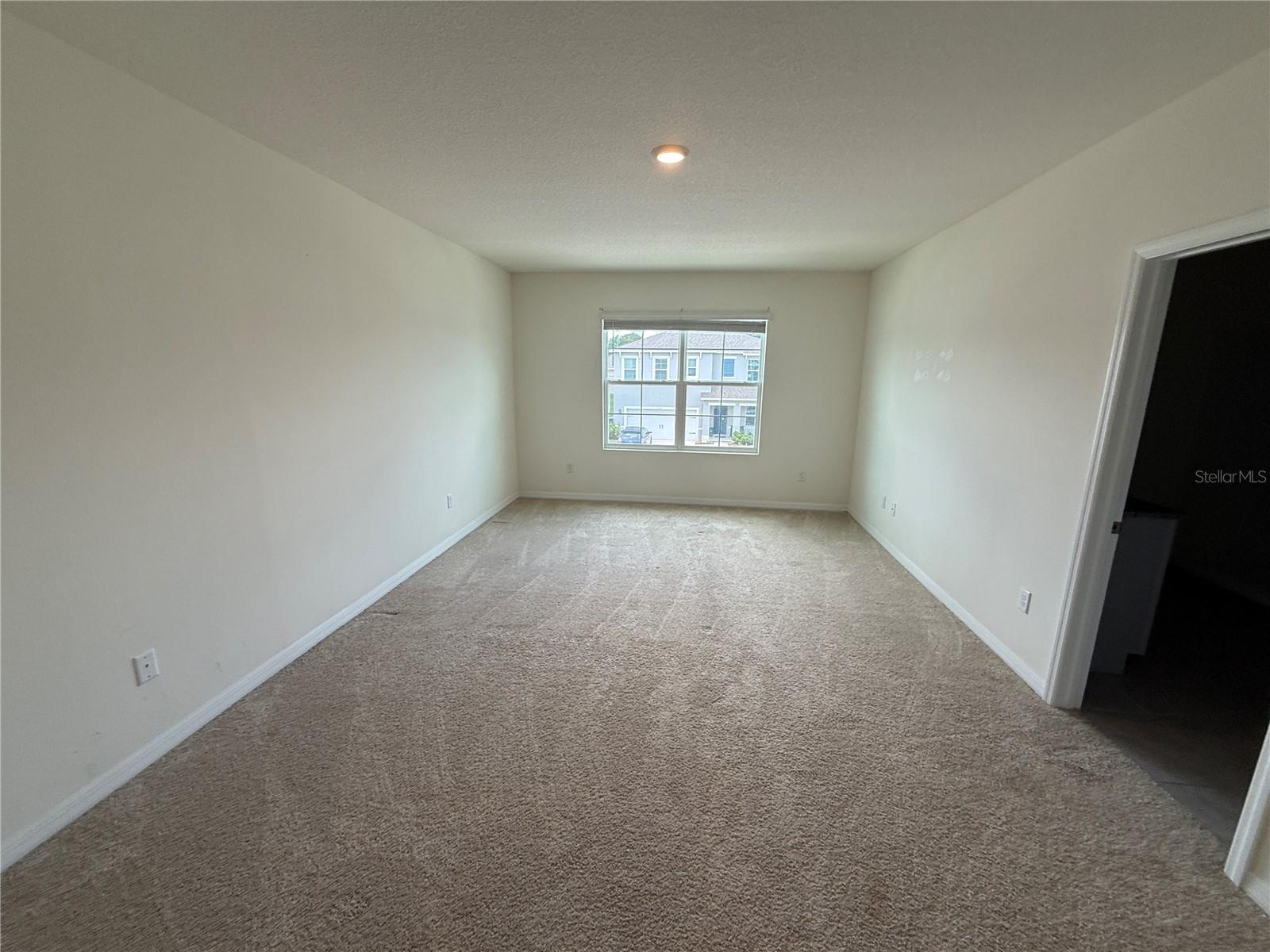Image 17 of 39 For 2029 Maple Ridge Drive