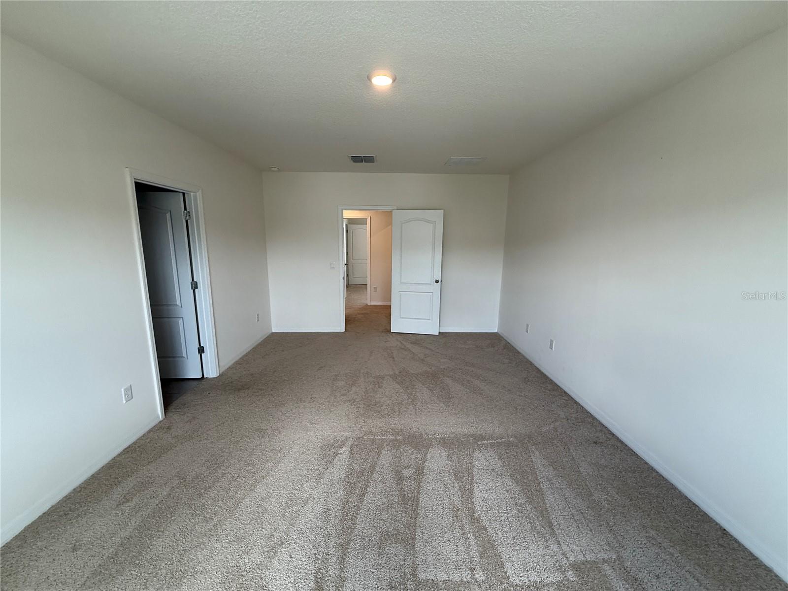Image 18 of 39 For 2029 Maple Ridge Drive