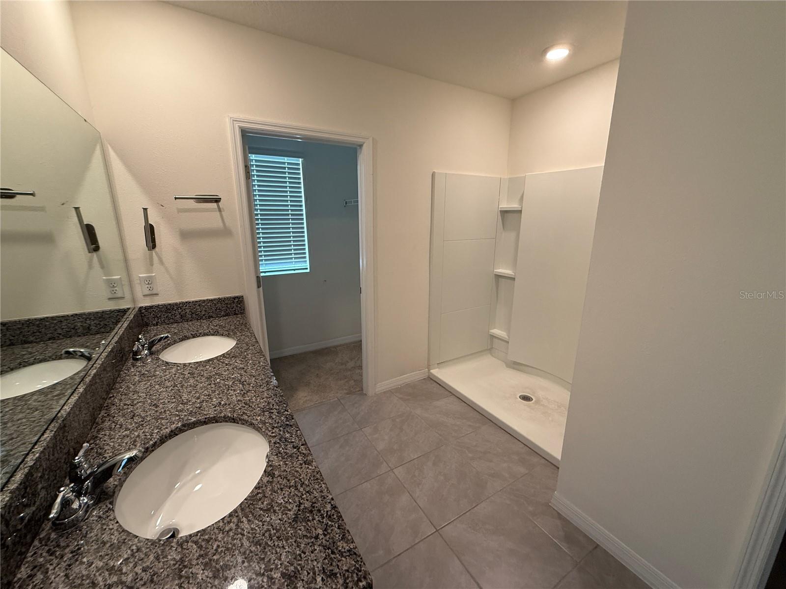 Image 19 of 39 For 2029 Maple Ridge Drive