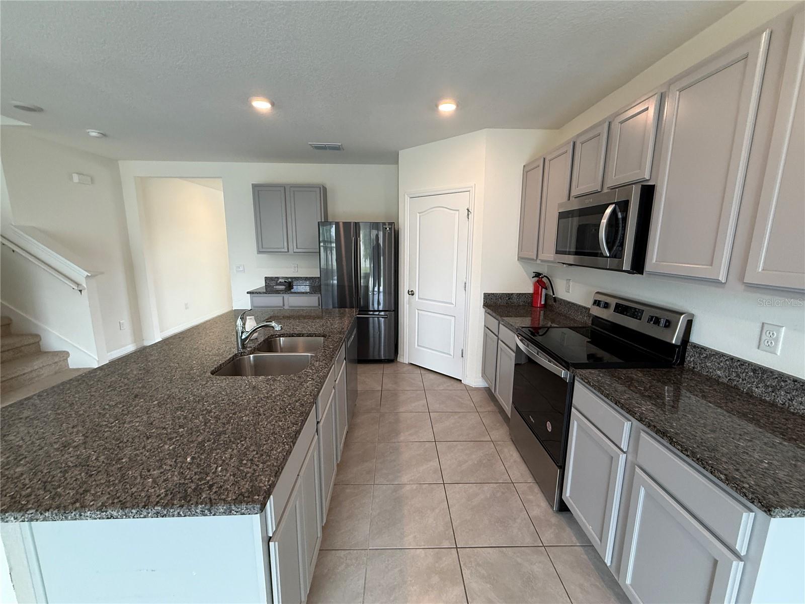 Image 6 of 39 For 2029 Maple Ridge Drive