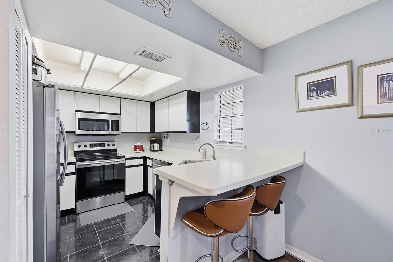 Image 12 of 40 For 4000 Crossroads Place