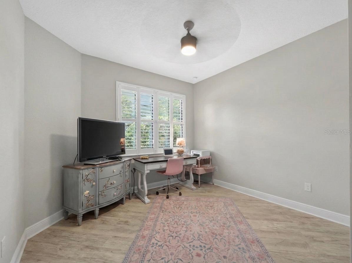 Image 5 of 47 For 5725 Rue Galilee Lane