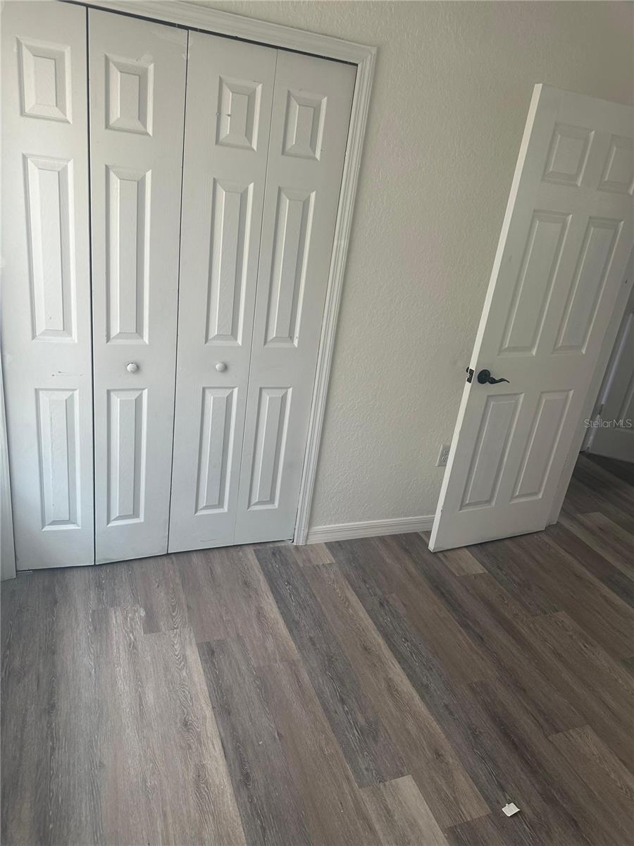 Image 4 of 12 For 847 Parkwood Avenue