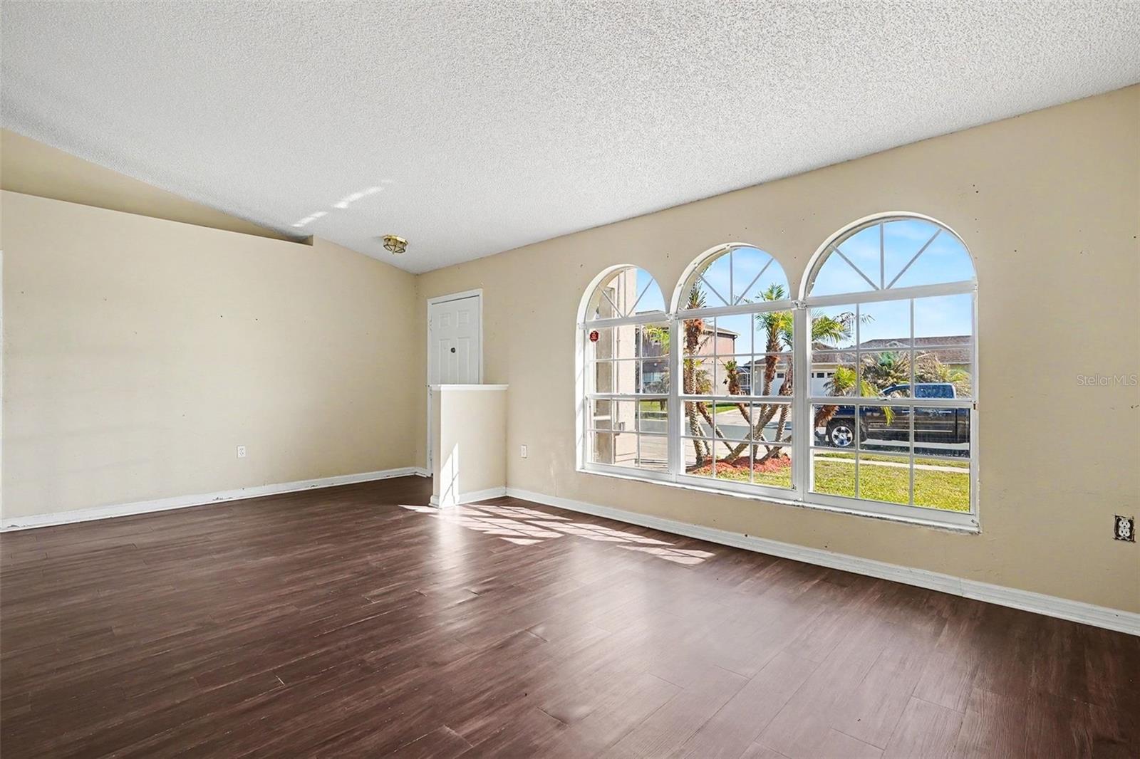 Image 3 of 16 For 2537 Jasmine Trace Drive