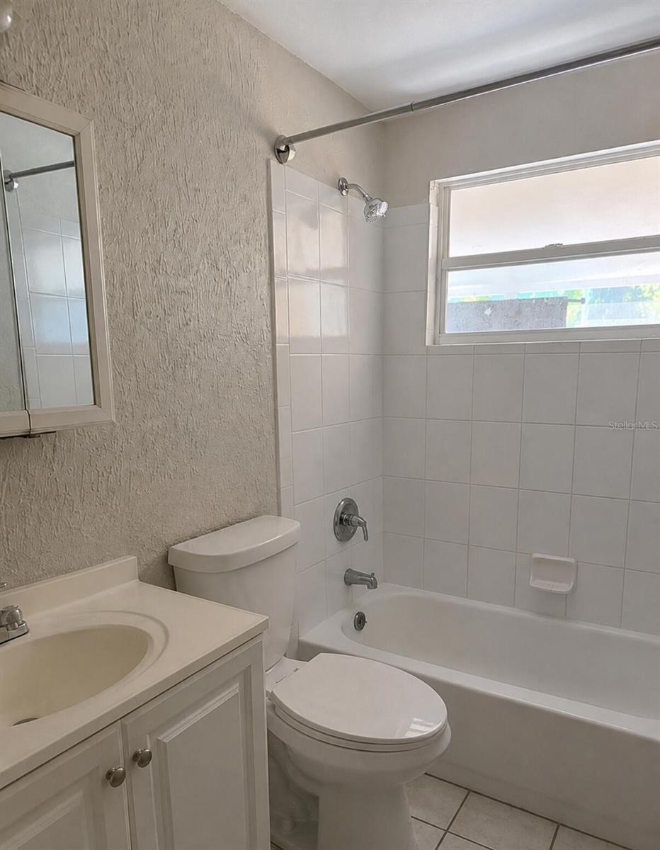 Image 3 of 8 For 2121 33rd Street