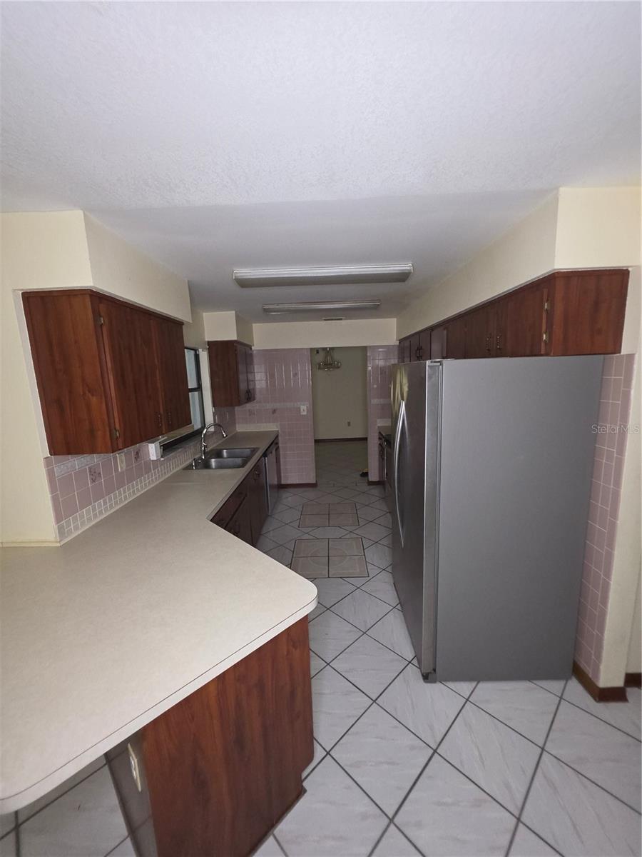 Image 5 of 21 For 664 Milan Drive