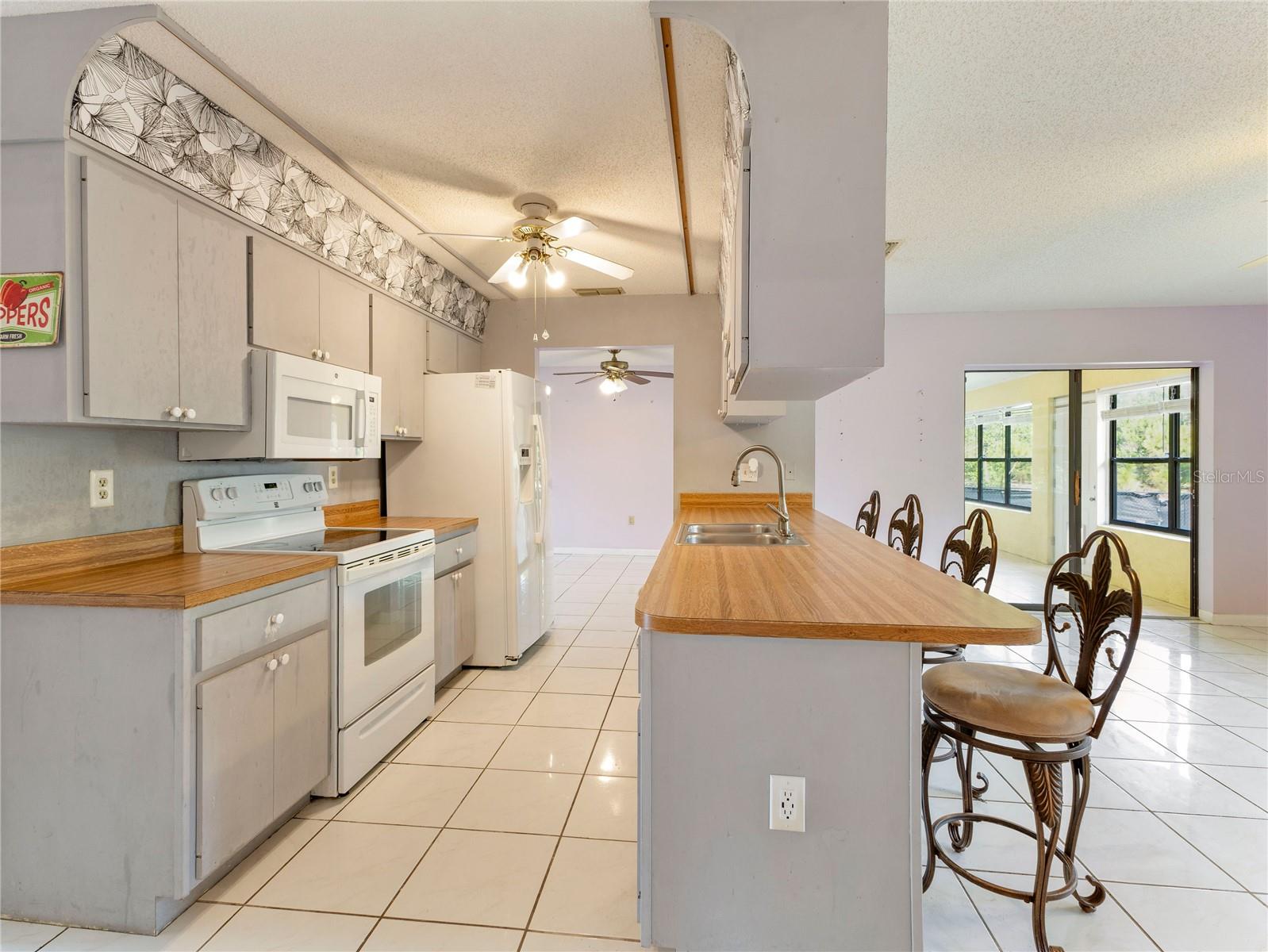 Image 10 of 41 For 244 Vienna Avenue