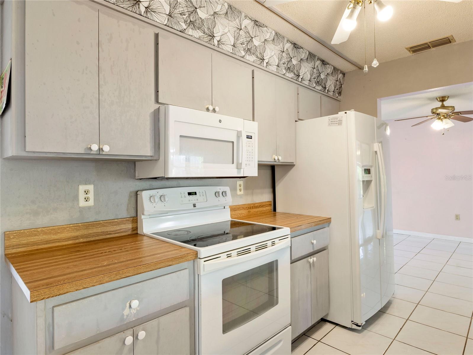 Image 11 of 41 For 244 Vienna Avenue