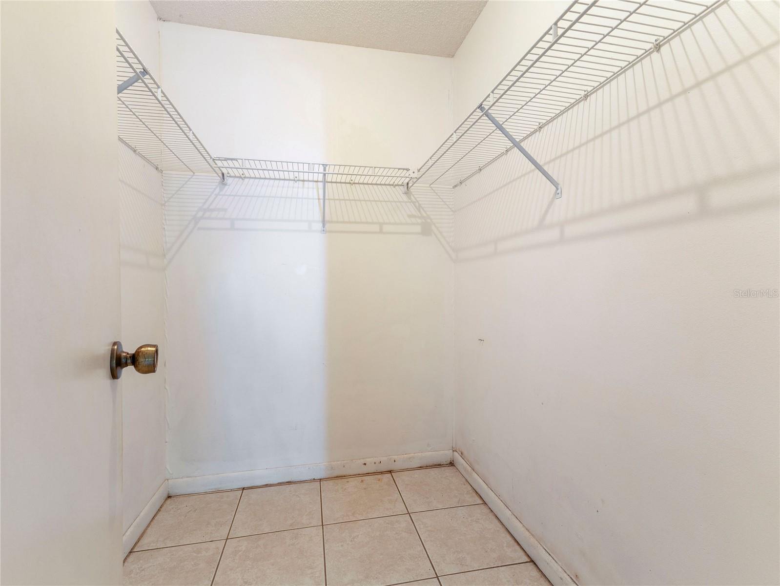 Image 19 of 41 For 244 Vienna Avenue