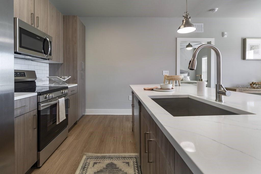 Image 13 of 30 For 1015 Lake Forest Boulevard B3