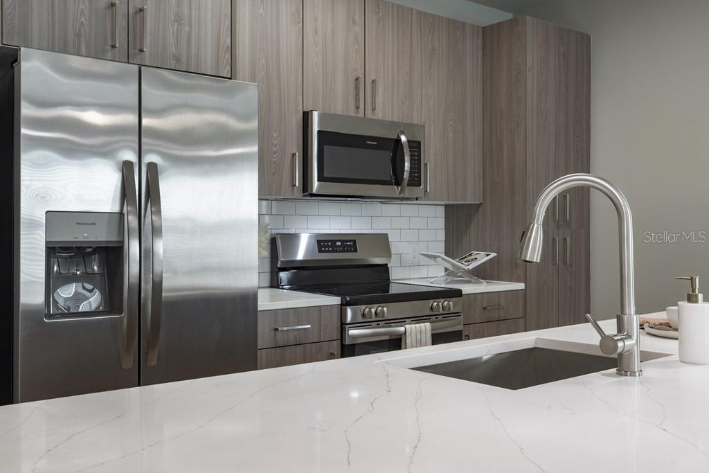 Image 14 of 30 For 1015 Lake Forest Boulevard B3