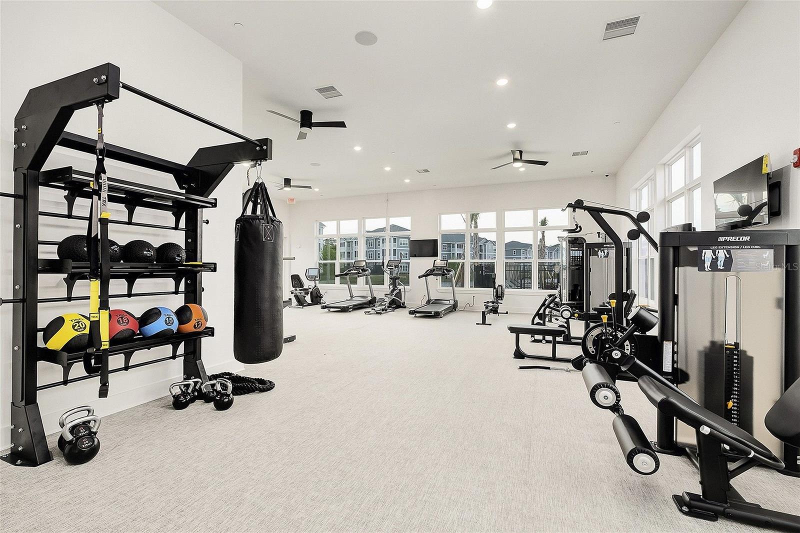 Image 9 of 30 For 1015 Lake Forest Boulevard B3