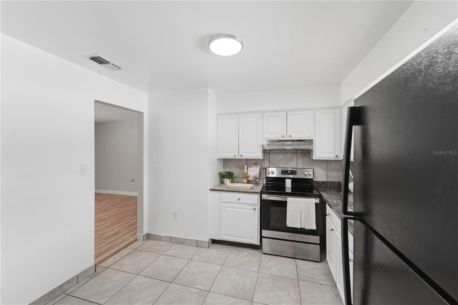 Image 10 of 38 For 2213 Villano Avenue