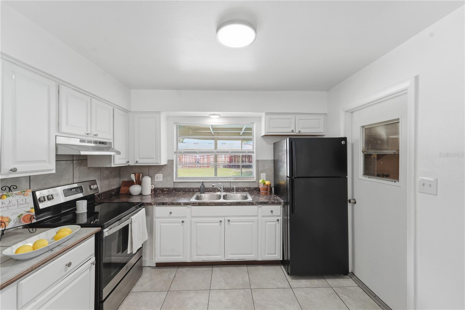 Image 11 of 38 For 2213 Villano Avenue