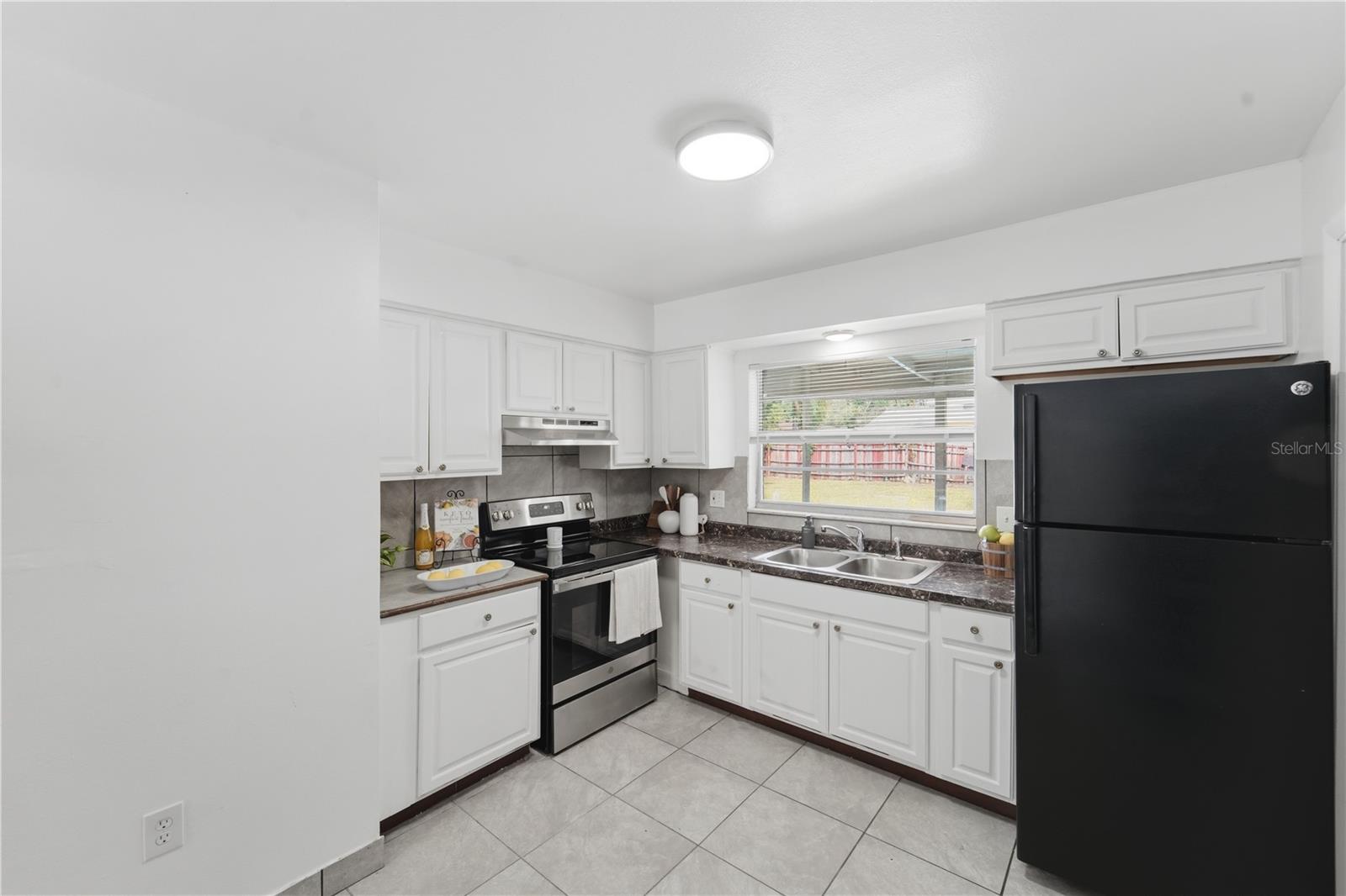 Image 12 of 38 For 2213 Villano Avenue