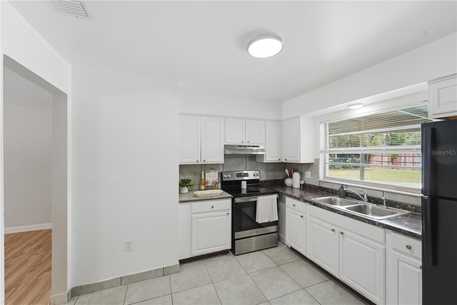 Image 13 of 38 For 2213 Villano Avenue