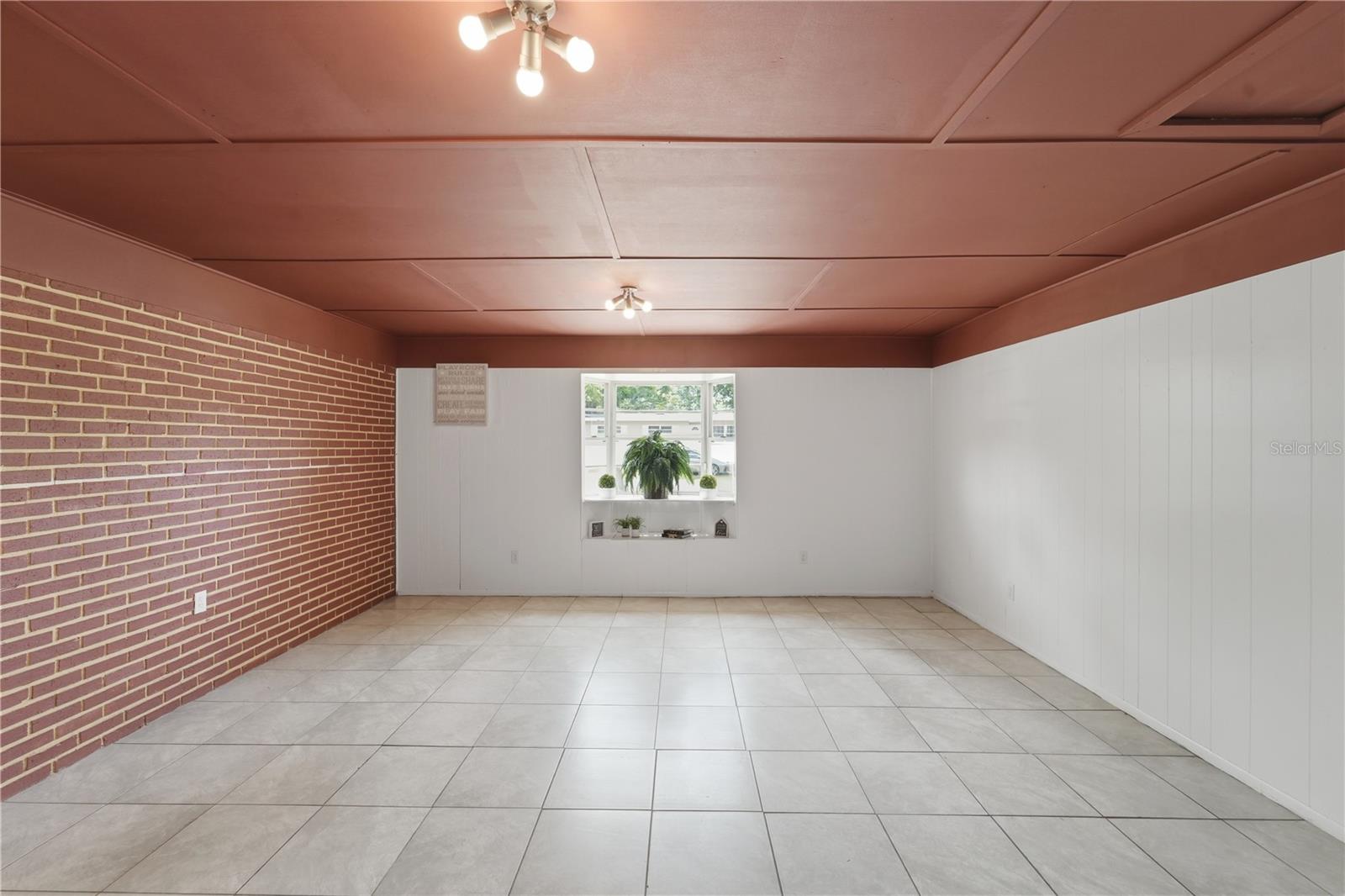 Image 17 of 38 For 2213 Villano Avenue
