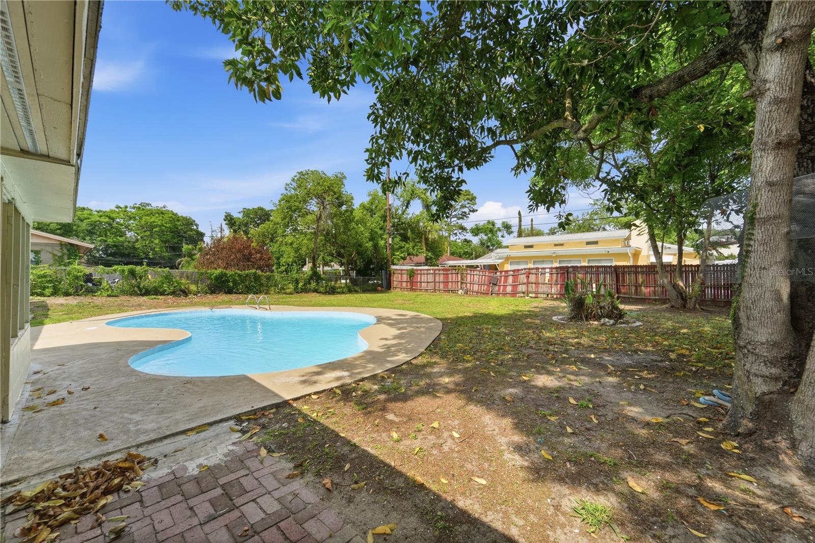 Image 5 of 38 For 2213 Villano Avenue