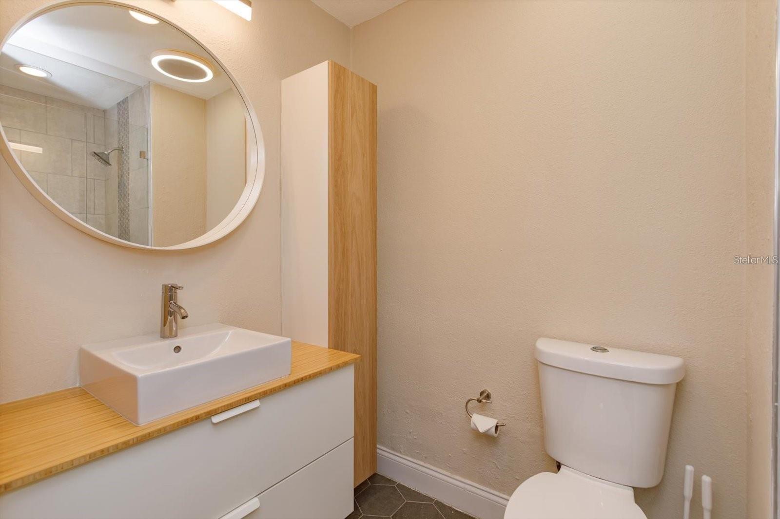 Image 18 of 30 For 5303 Indian Creek Drive D
