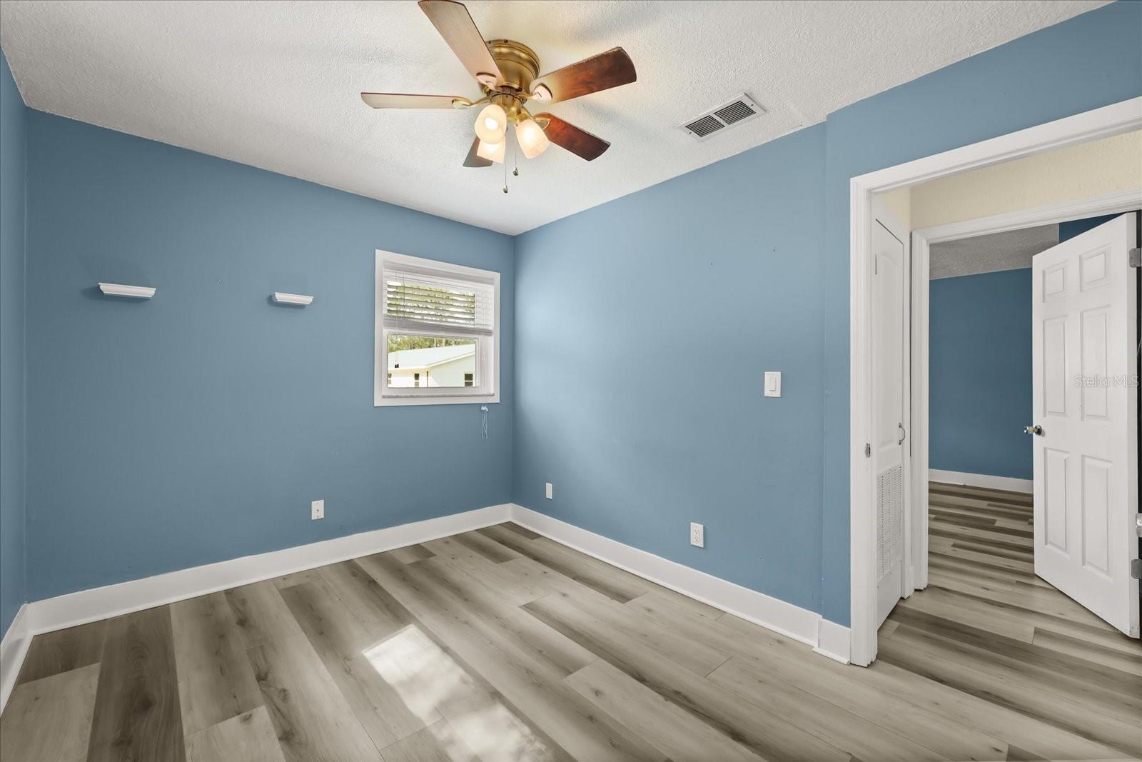 Image 10 of 46 For 20963 Colonial Drive