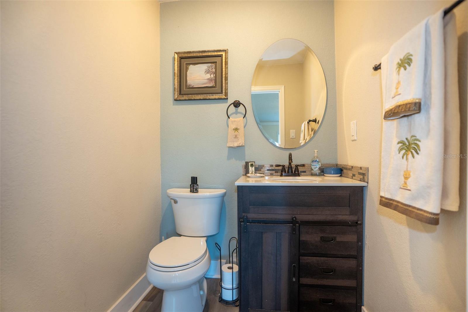 Image 21 of 46 For 20963 Colonial Drive