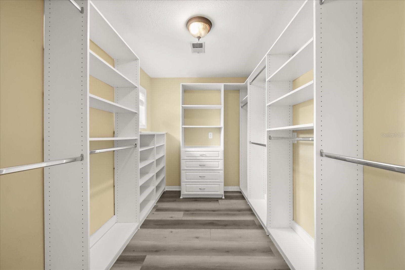 Image 23 of 46 For 20963 Colonial Drive