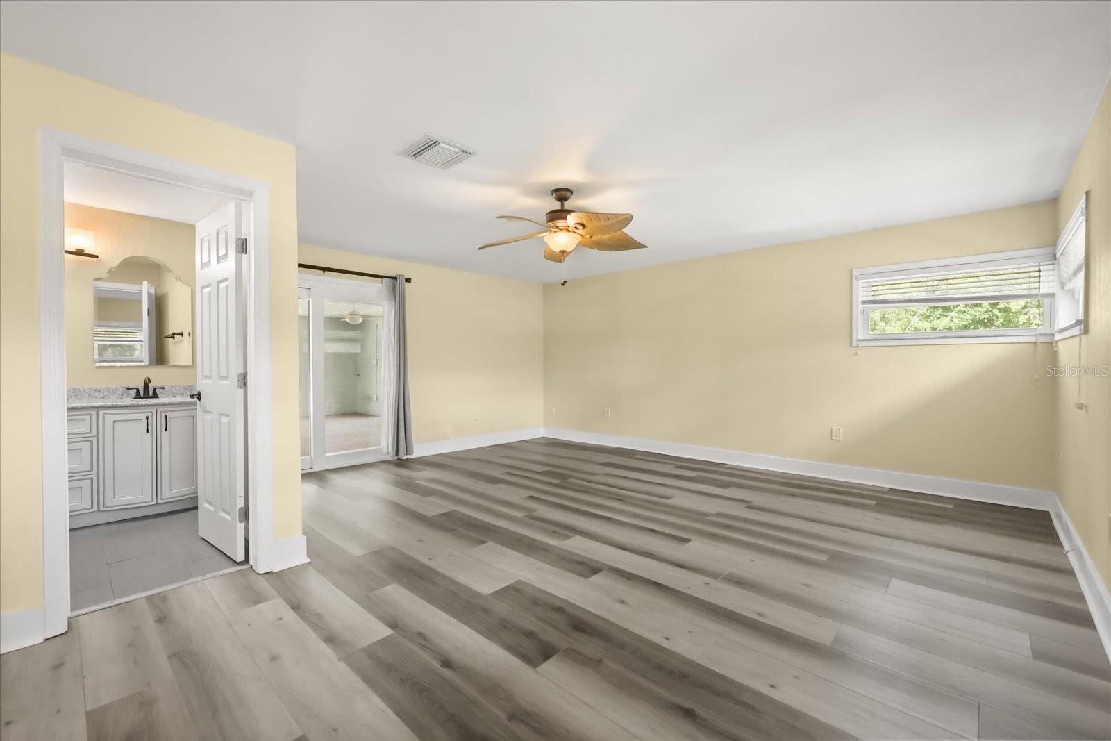 Image 24 of 46 For 20963 Colonial Drive