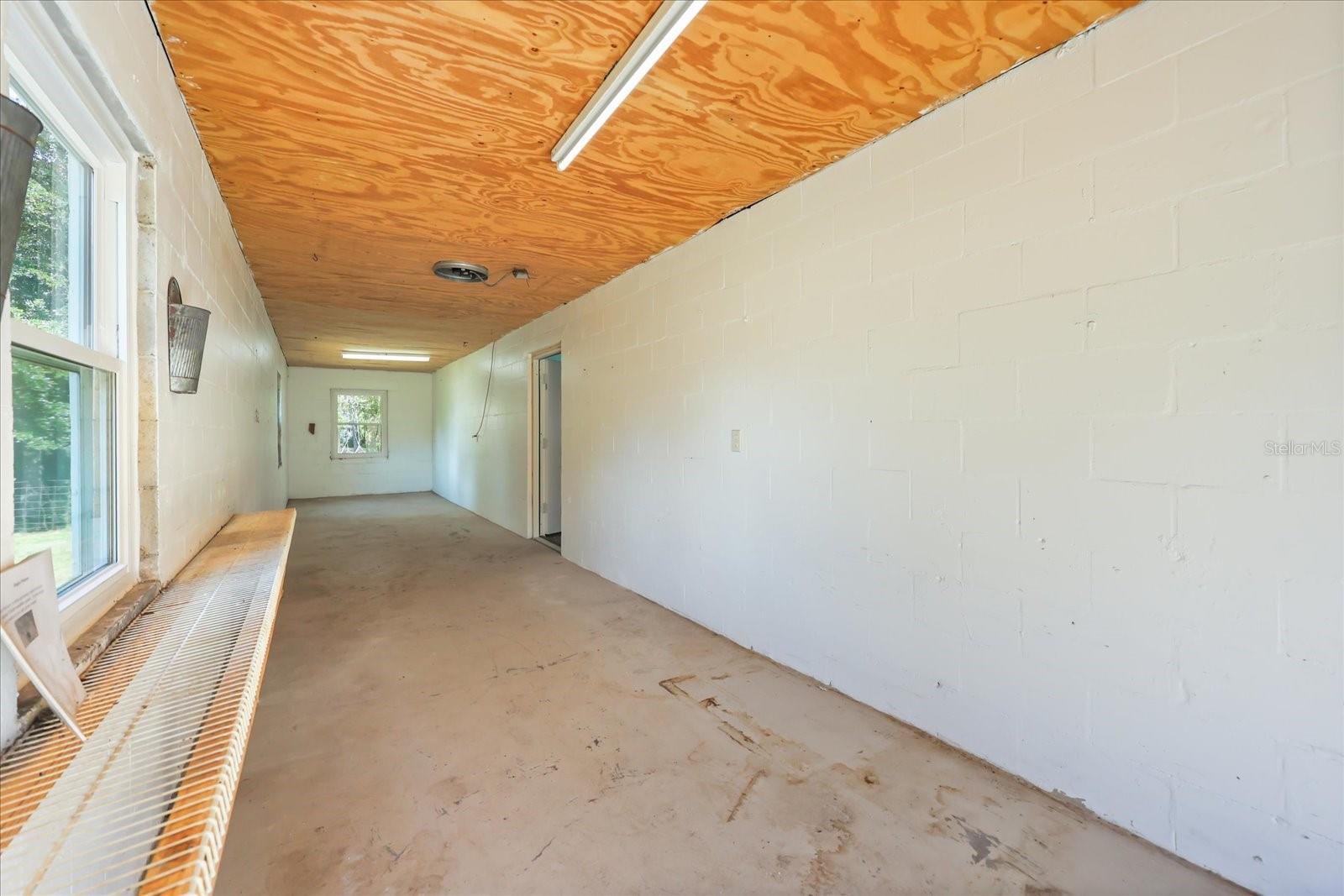 Image 37 of 46 For 20963 Colonial Drive