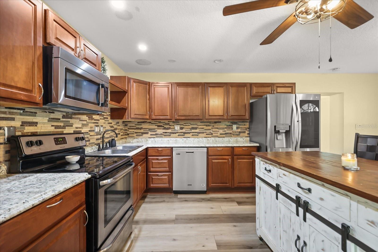 Image 5 of 46 For 20963 Colonial Drive