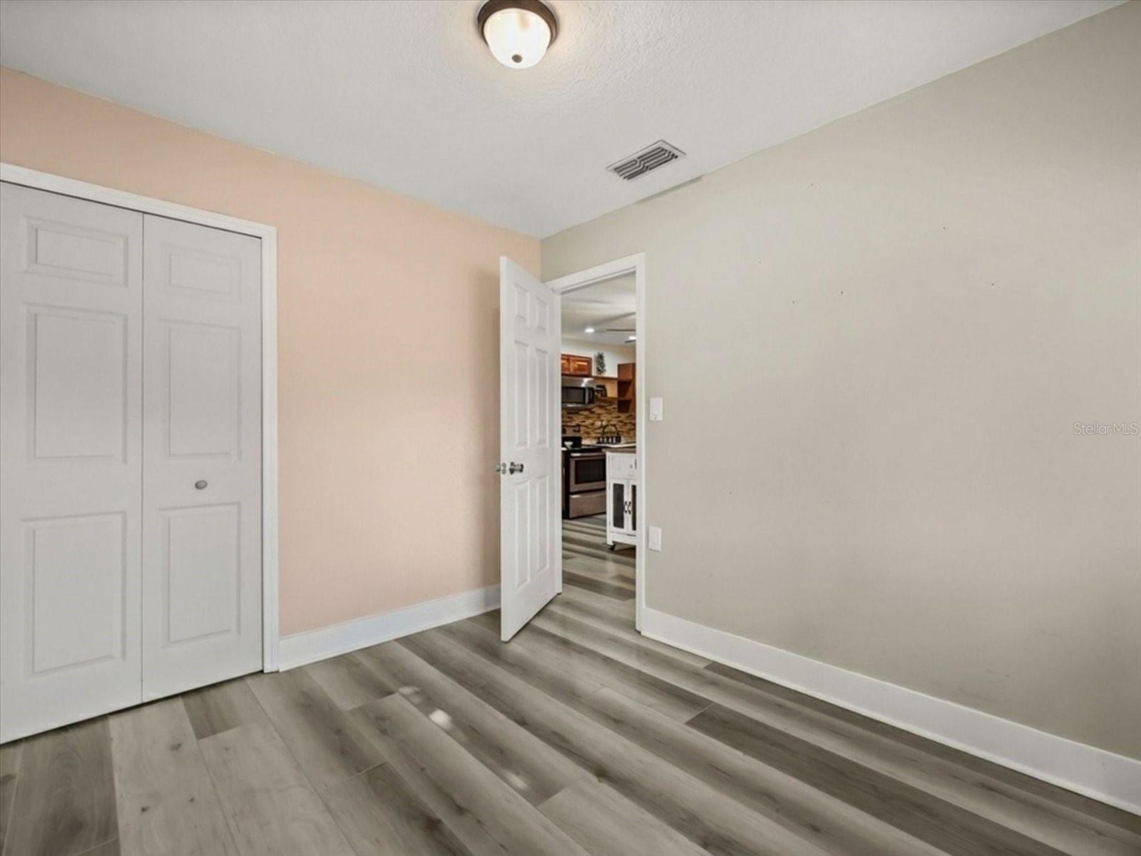 Image 6 of 46 For 20963 Colonial Drive