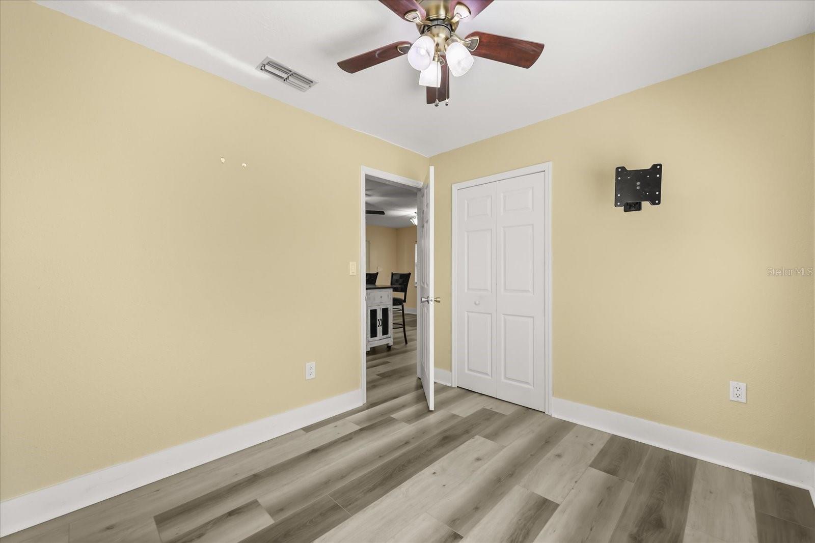 Image 8 of 46 For 20963 Colonial Drive
