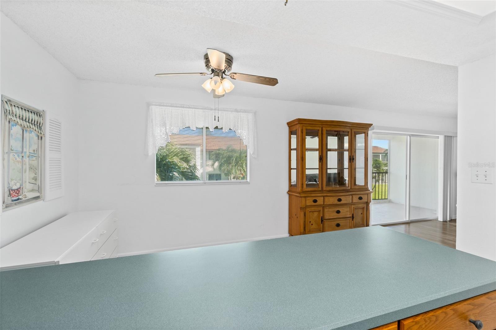 Image 10 of 35 For 5801 Atlantic Avenue 302