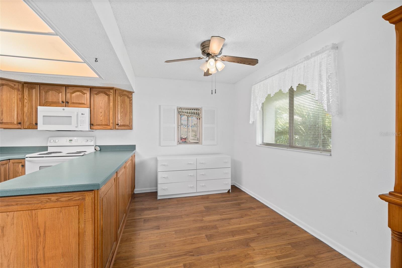 Image 11 of 35 For 5801 Atlantic Avenue 302