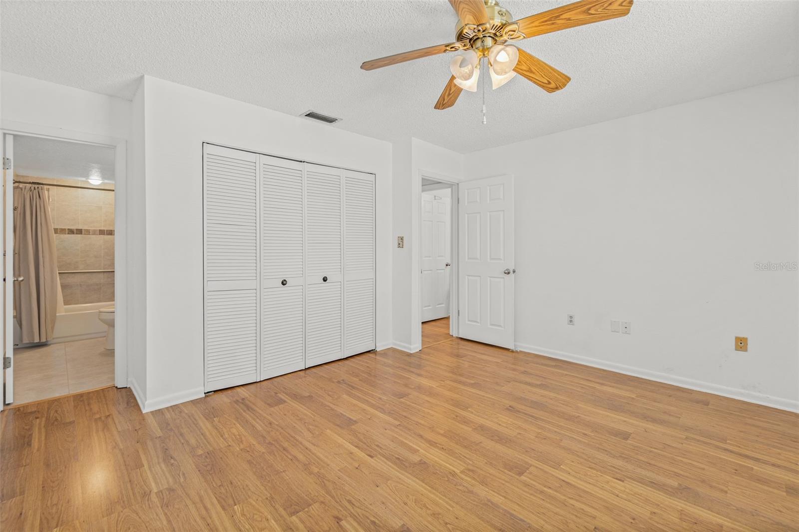 Image 15 of 35 For 5801 Atlantic Avenue 302