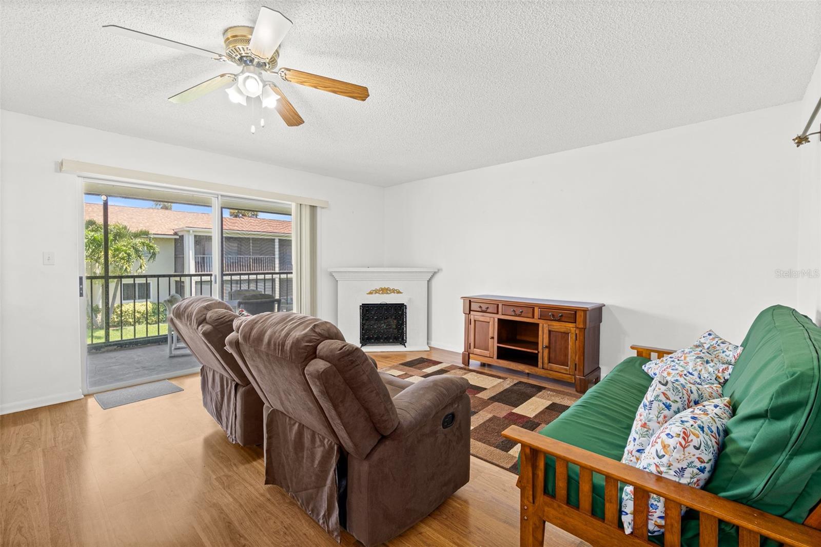 Image 5 of 35 For 5801 Atlantic Avenue 302